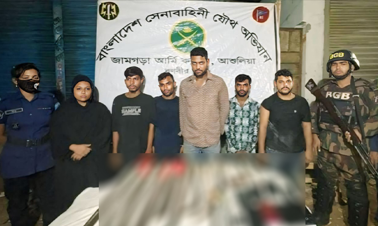 আশুলিয়ায় কিশোর গ্যাং লিডার-ছিনতাই চক্রের ৬ জন গ্রেপ্তার